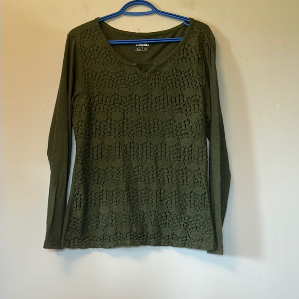 Cabela's Green Fitted Long Sleeve Pullover crocheted front long sleeves size M